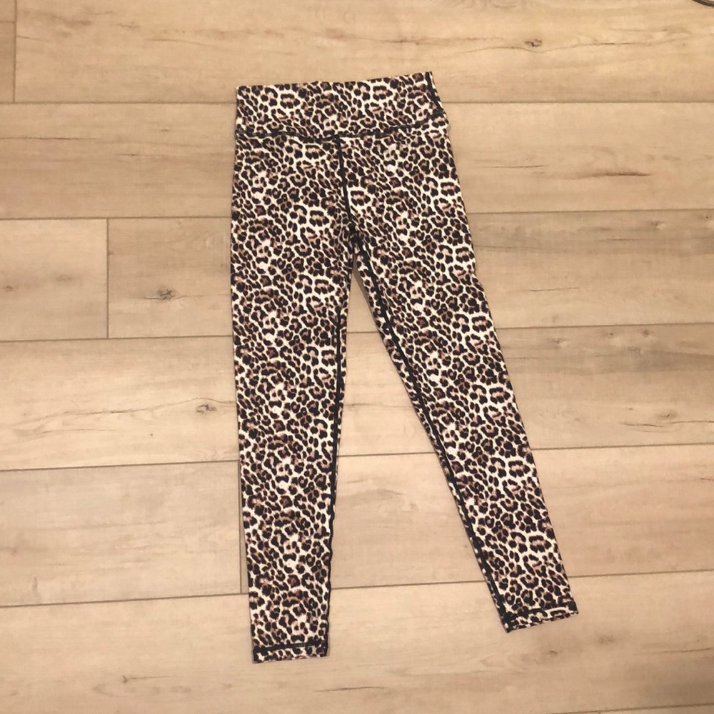 Zyia Scrunchie What leopard leggings NWOT